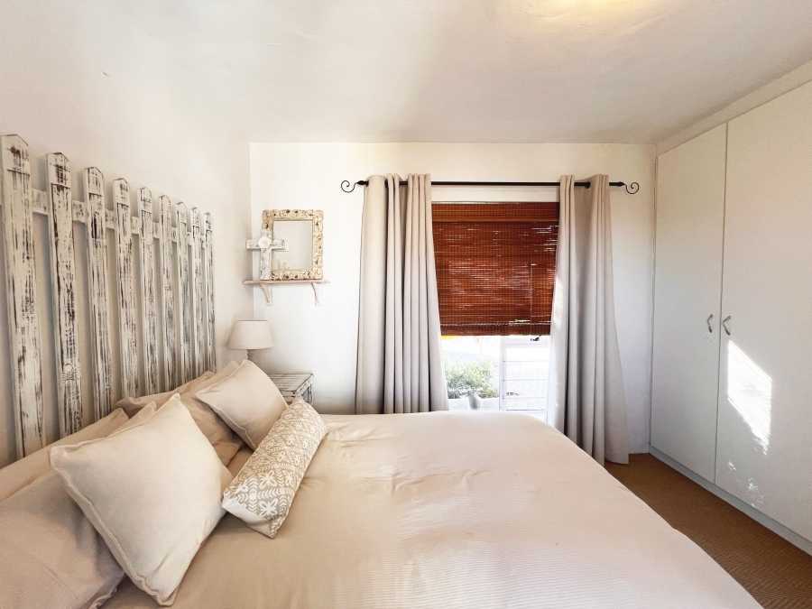 4 Bedroom Property for Sale in Calypso Beach Western Cape